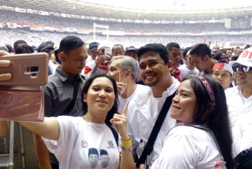 Menantu Jokowi Hadir di Kerumunan Massa Kampanye