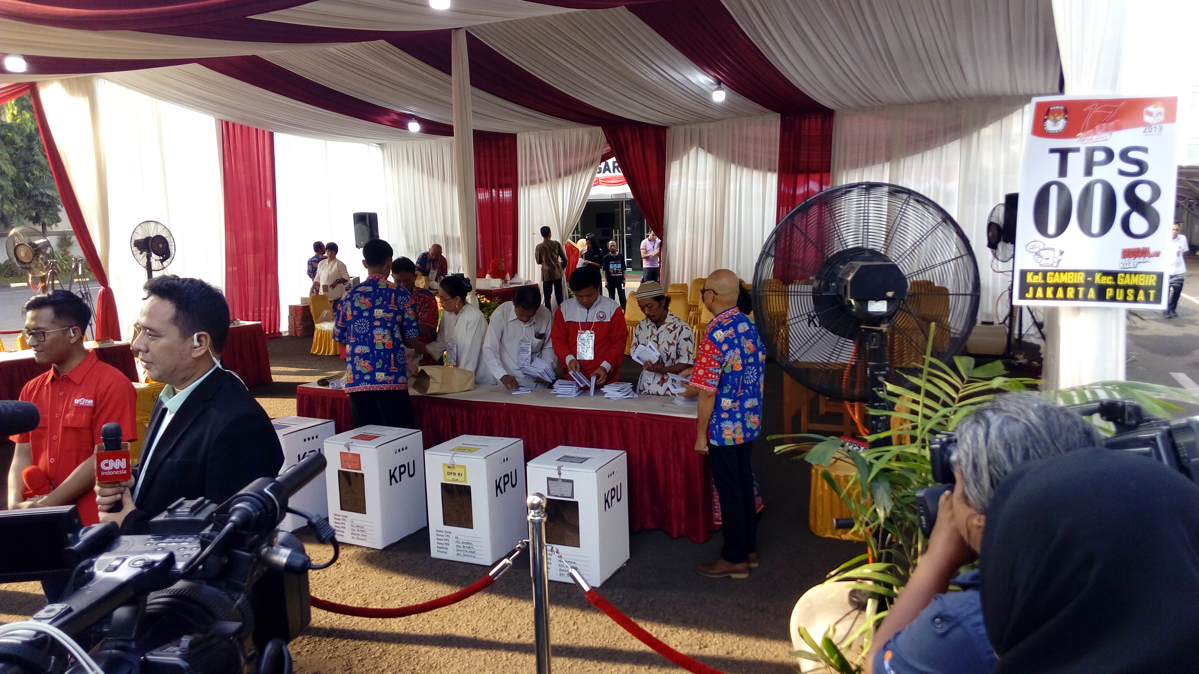 Suasana di TPS Jokowi