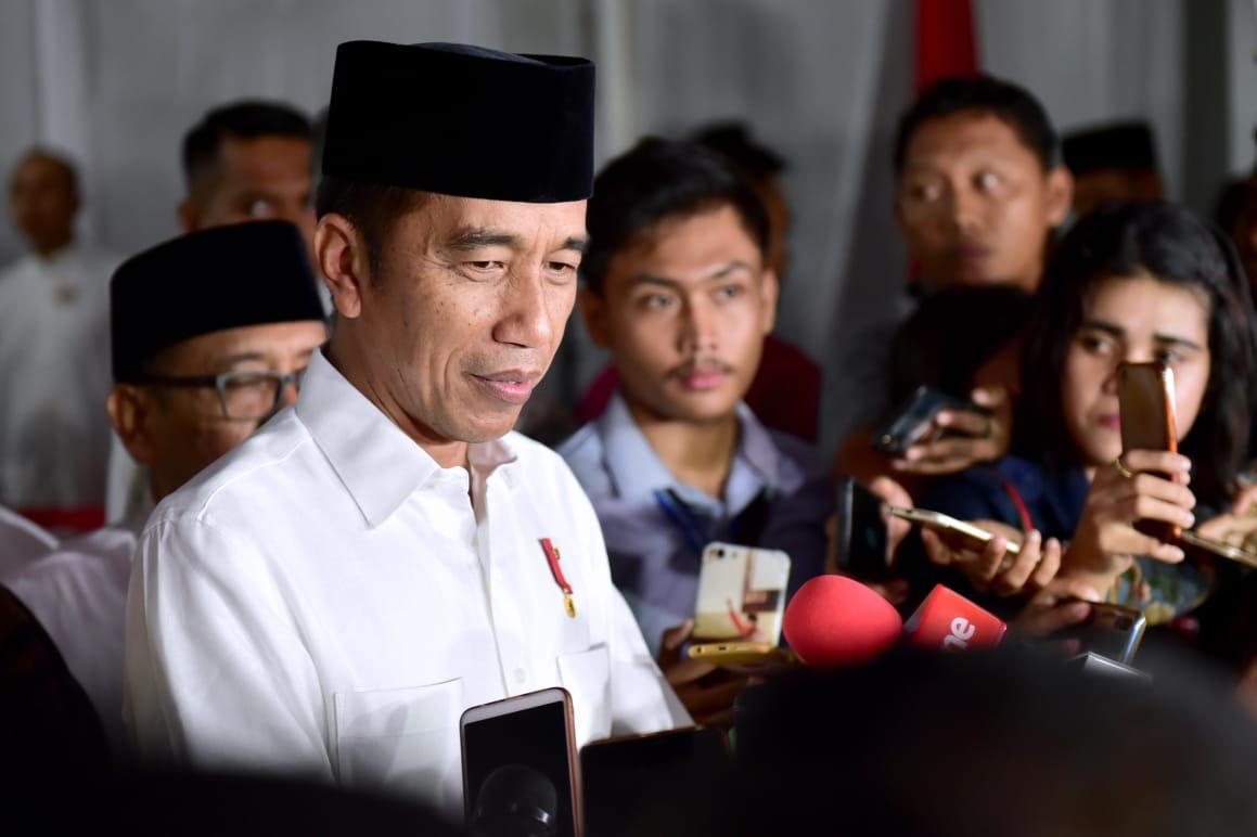 Jokowi Serahkan Demo di KPU kepada Polisi dan TNI