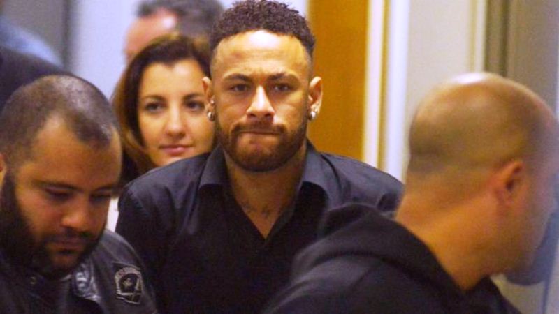 Dituduh Memperkosa Cewek, Neymar Diperiksa Polisi