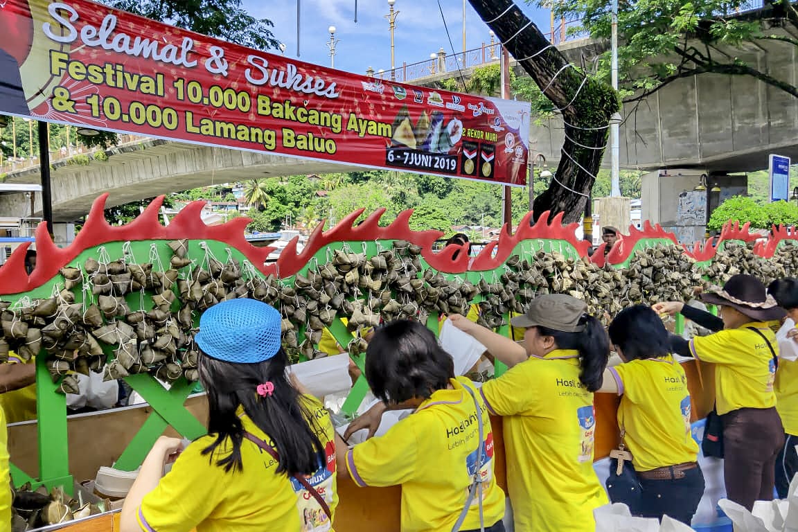 Wow…Keren! Festival Bakcang dan Lamang Baluo Pecahkan Rekor MURI