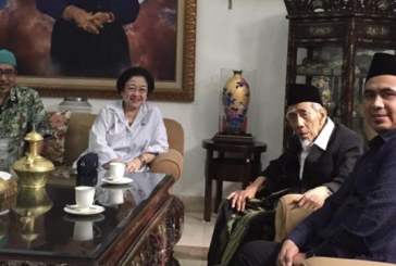 Hendak Pergi Haji, Mbah Moen Temui Megawati