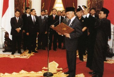 Habibie Anak Emas Soeharto