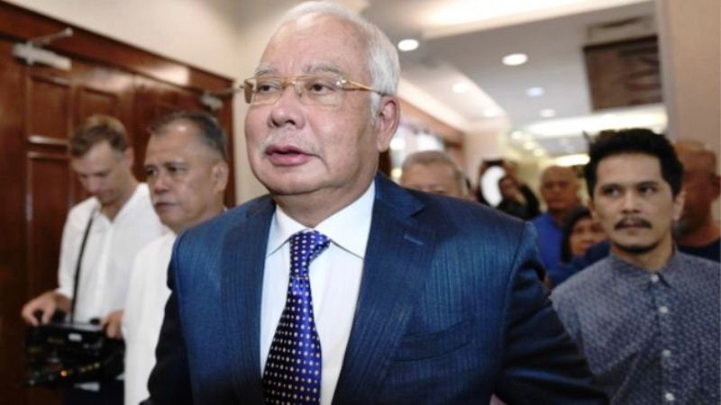 Mantan PM Malaysia Dipaksa Kembalikan Uang Korupsi!