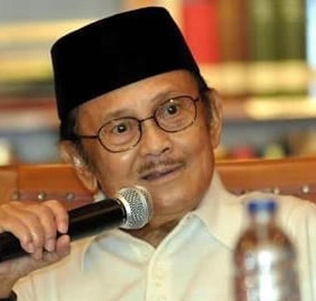 Habibie Sosok yang Paling Lama Jadi Menteri di Indonesia