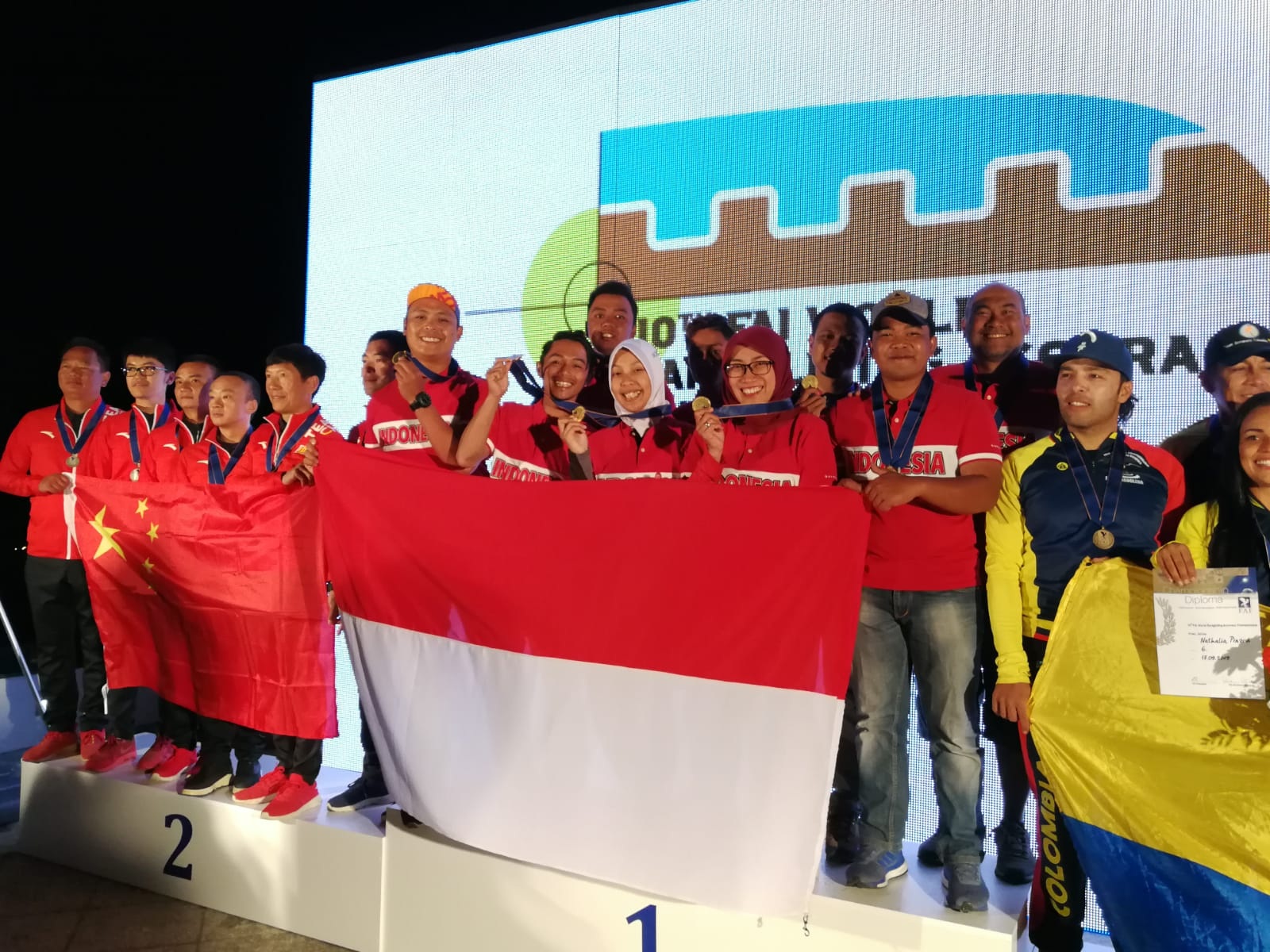 ​Bersaing dengan 123 Negara, Timnas Paralayang Sukses Jadi Juara Dunia