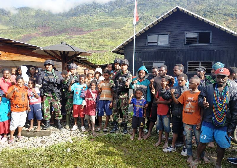 Perpisahan, Warga Papua Berterima Kasih pada Prajurit TNI
