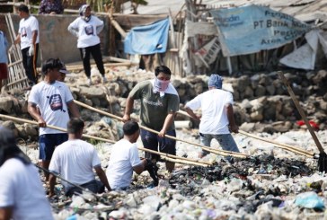 IPC Cirebon Ajak Warga Bersihkan Sampah di Sekitar Pelabuhan