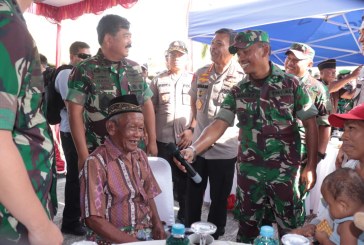 Panglima TNI Tinjau Baksos Kesehatan di Kampung Skouw, Papua