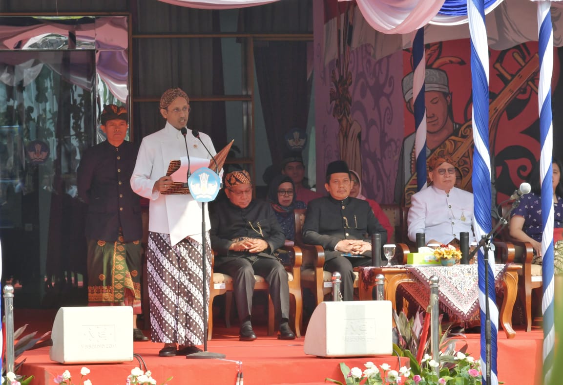 Mendikbud Nadiem Makarim Ditegur Jokowi