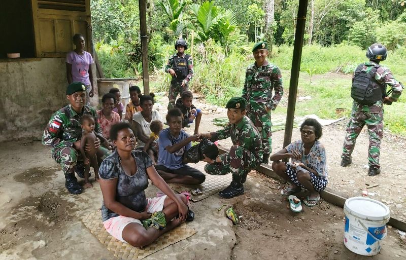 Cegah Pengaruh KKSB, Kostrad Patroli di Pedalaman Papua