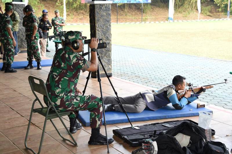 Kemampuan Menembak Prajurit TNI sebagai Tuntutan Profesional