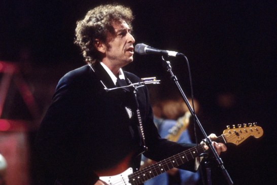 Karya Musik Bob Dylan Lahir dari Ketekunannya Membaca Buku