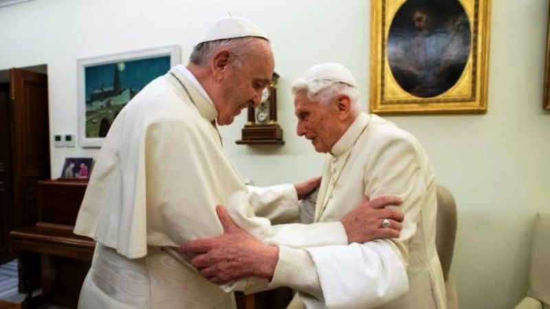 Paus Benediktus XVI Tolak Usulan Pastor Boleh Menikah