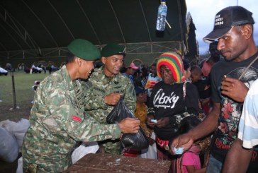 TNI Gelar Pasar Murah di Papua