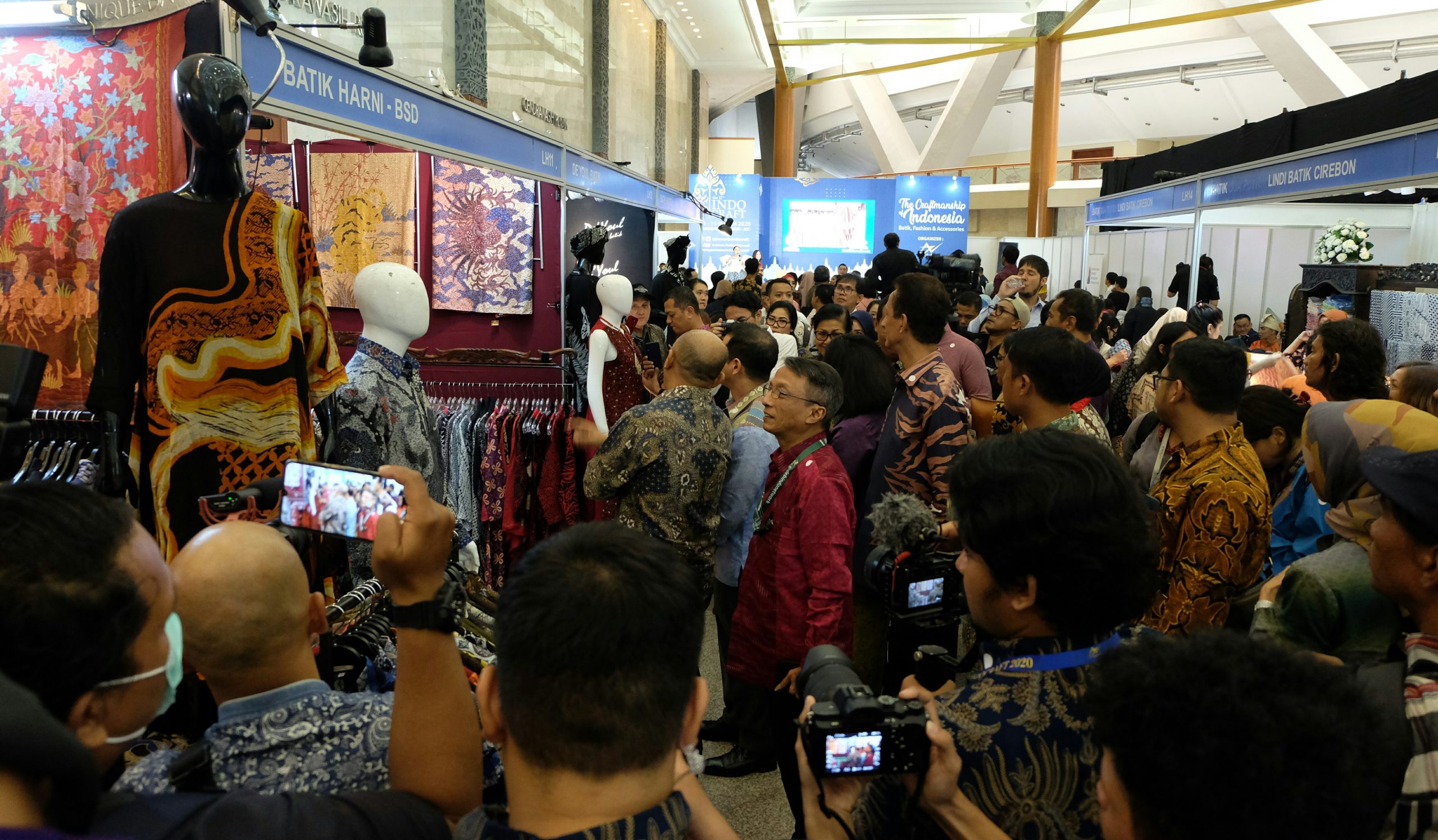 Batik dan Craft Jadi Produk Andalan Ekonomi Kreatif Indonesia di Indocraft 2020