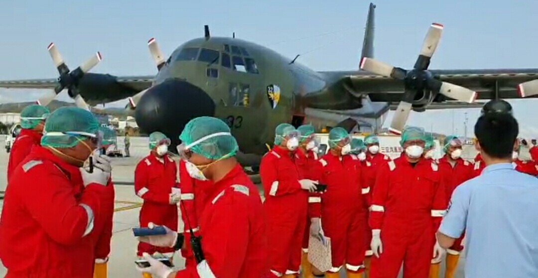 Tangani Covid-19, Pesawat TNI C-130 Hercules Angkut Alkes dari China