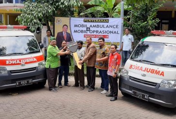 Peduli Wabah Corona, Ridwan Hisjam Serahkan Bantuan Mobil Ambulans