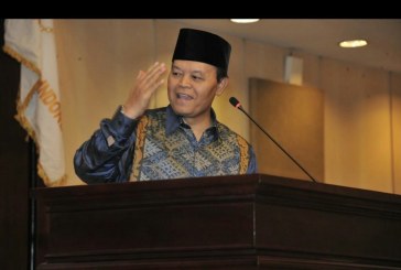 Tidak Sesuai Fatwa MUI, HNW Kritik Pemerintah Generalisasi Larangan Salat Idulfitri di Masjid Terkait Pandemi Covid-19