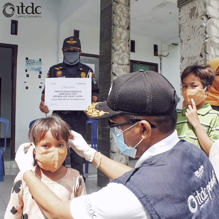 Lawan Corona, ITDC Beri Santunan kepada 600 Anak Yatim Piatu di Lombok Tengah