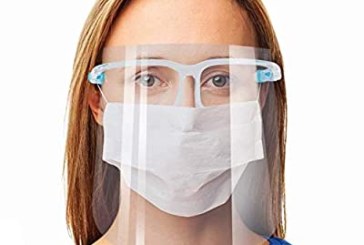 Catat! Ini Tips Bersihkan Face Shield
