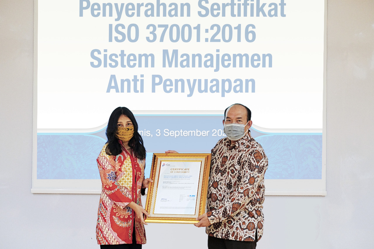 Peruri Terima Sertifikat Sistem Manajemen Anti Penyuapan ISO 37001:2016