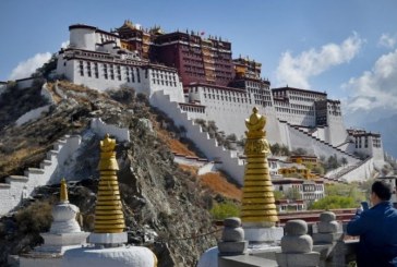 China Paksa Ratusan Ribu Warga Tibet Masuk ke Kamp-kamp Kerja Paksa
