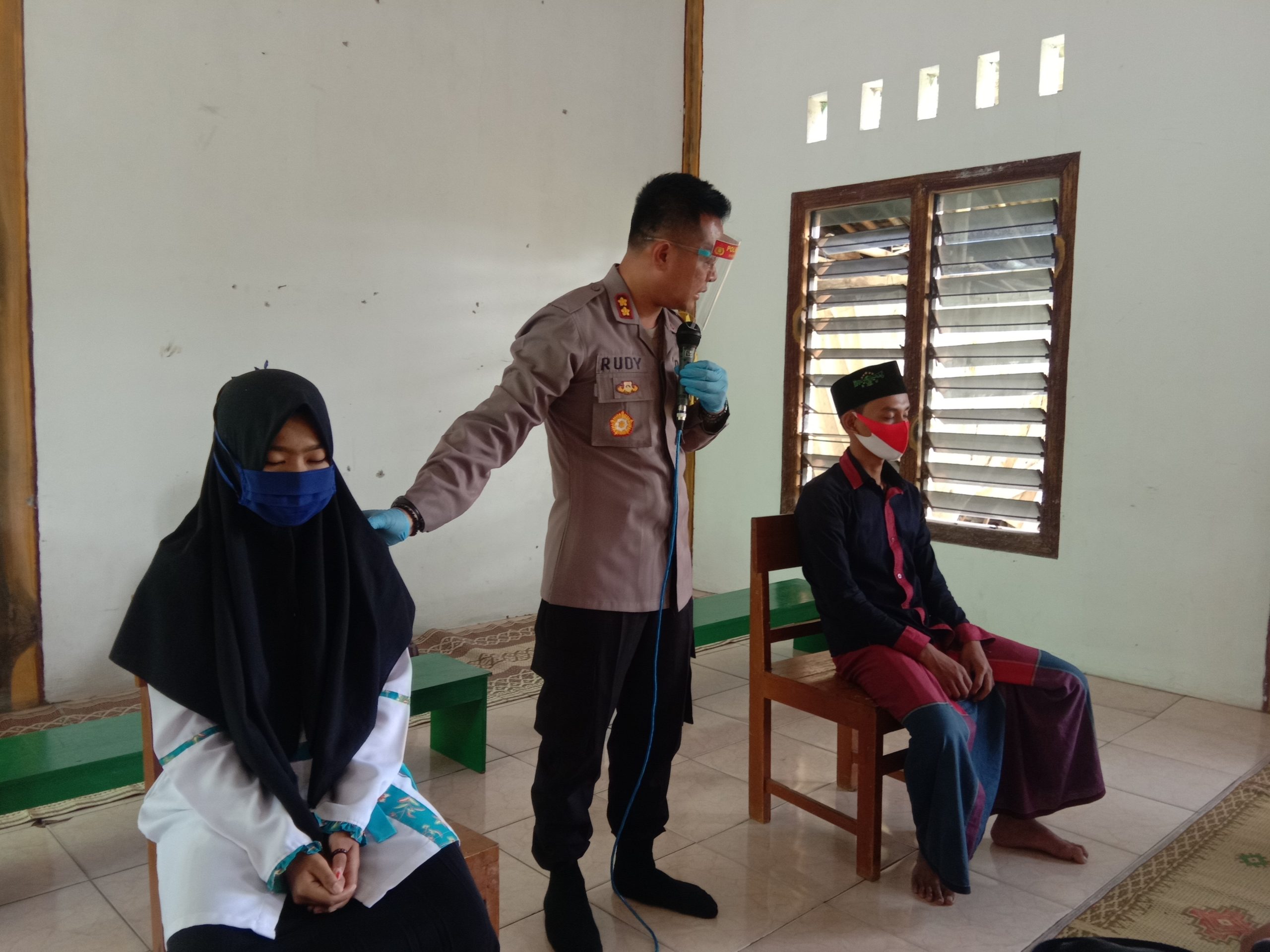 Cegah Covid-19 di Kalangan Santri, Kapolres Kebumen Blusukan ke Ponpes Al Hasani