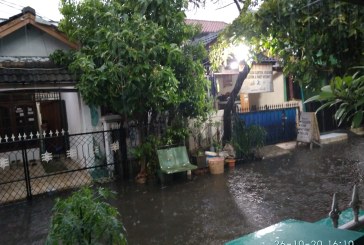FOTO Hujan Deras Disertai Angin Kencang di BSP