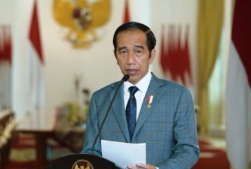 Jokowi Tetapkan Enam Orang Sebagai Pahlawan Nasional