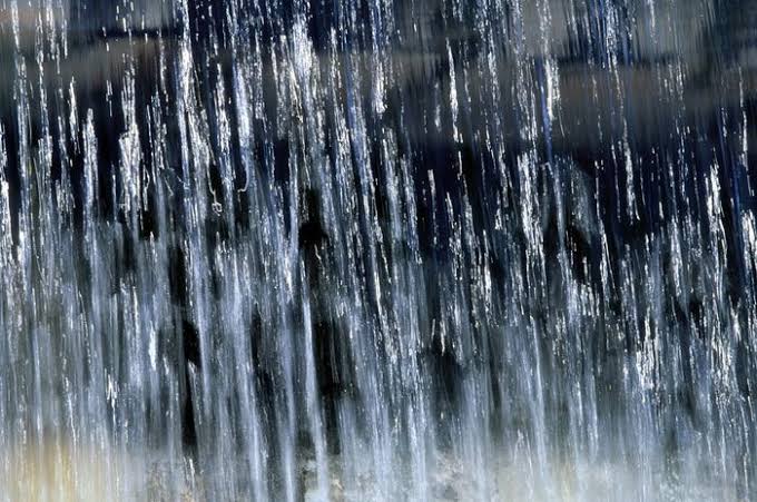 Air Hujan Disinfektan Alami dan Menyehatkan 