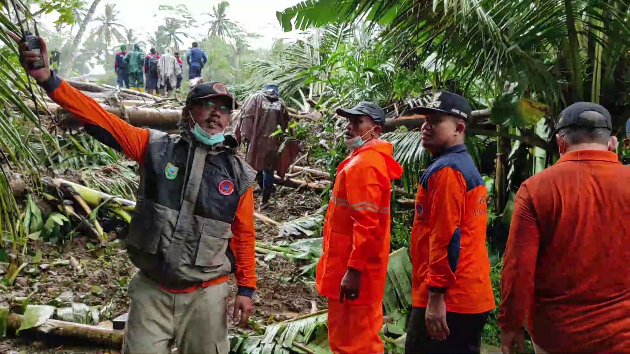 Pastikan Penanganan Cepat, Arif Sugiyanto Kembali Datang ke Lokasi Banjir dan Longsor