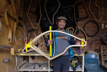 FOTO Sepeda Kayu Karya Anak Bangsa di Tapos