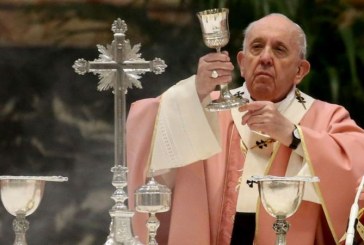 Paus Potong Gaji Para Kardinal Pasca Pandemi, Vatikan Defisit