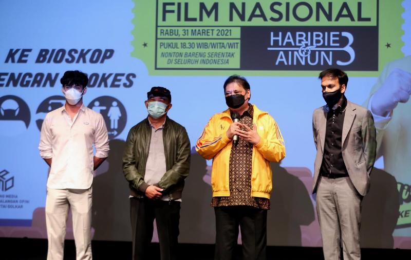 Bangkitkan Kembali Dunia Perfilman, Menko PMK Nobar Film Habibie & Ainun 3