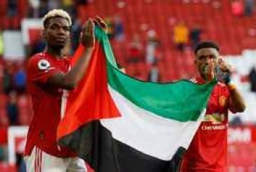Bintang Manchester United Kibarkan Bendera Palestina, Penonton Histeris!
