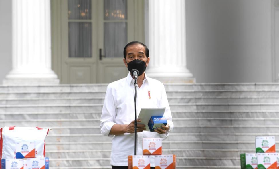 Jokowi Bagikan Obat Isoman Gratis untuk Rakyat