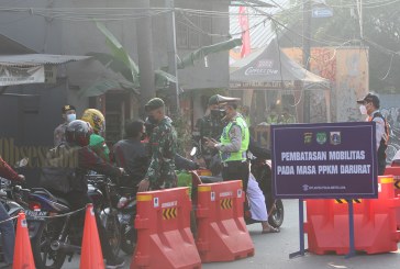 FOTO Suasana Penyekatan PPKM Darurat di Jalan Daan Mogot, Jakarta Barat
