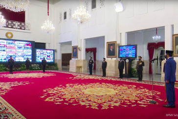 Peringati HUT ke-75 Bhayangkara, Presiden Jokowi Anugerahkan Bintang Bhayangkara Nararya kepada Tiga Personel Polri