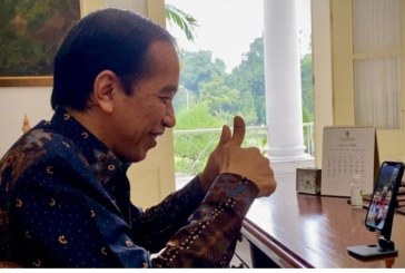 Jokowi Mengaku Ikut Deg-degan Nonton Laga Final Pasangan Greysia dan Apriyani