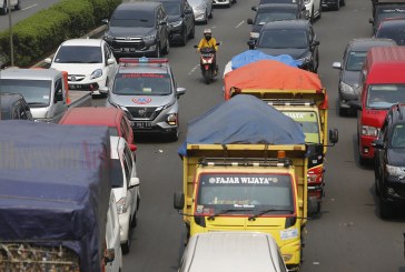 FOTO Suasana Penyekatan PPKM Level 4 di Jalan Raya Serpong