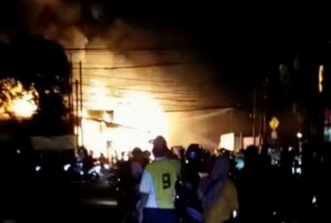 Polres Jaksel Lakukan Olah TKP Kebakaran Cahaya Swalayan Cilandak