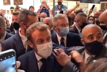 Dulu Ditampar, Kini Presiden Perancis Dilempari Telur Saat Kunjungan