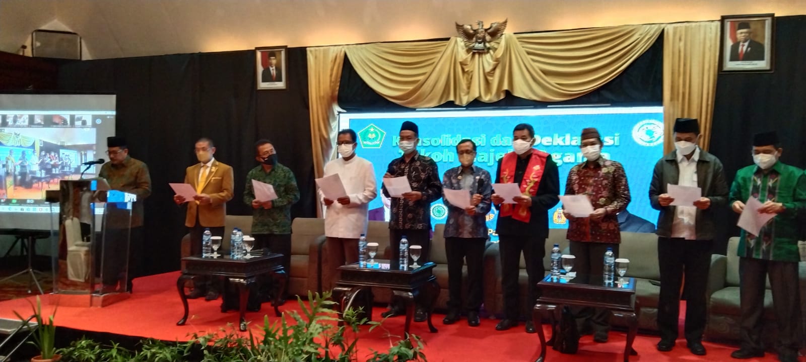 Wamenag Pimpin Pembacaan Deklarasi Agama-agama untuk Indonesia yang Adil dan Damai
