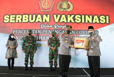 Gandeng PCNU Banyuwangi, Kapolri Kejar Target 70 Persen Vaksinasi Presiden Jokowi