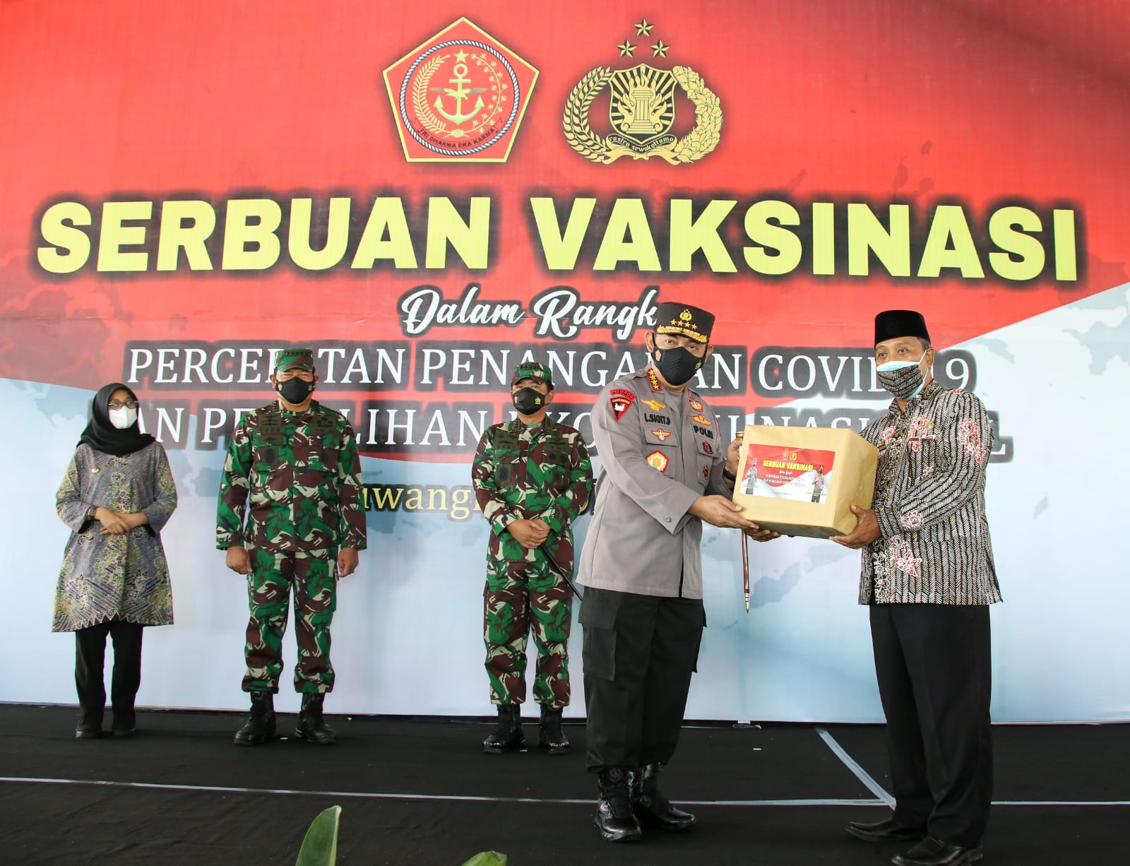 Gandeng PCNU Banyuwangi, Kapolri Kejar Target 70 Persen Vaksinasi Presiden Jokowi