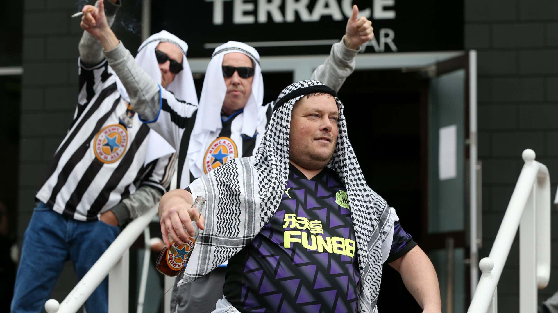 Newcastle Minta Fans Tak Lagi Berdandan Kearabaraban