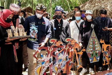 Sandiaga Uno Minta Masyarakat Desa Wisata Bonjeruk Maksimalkan Potensi untuk Sambut Wisatawan
