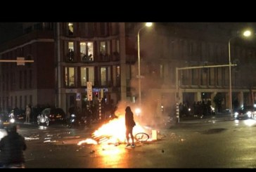 Protes Pembatasan Kegiatan Terkait Covid di Belanda, Gedung SD Dibakar