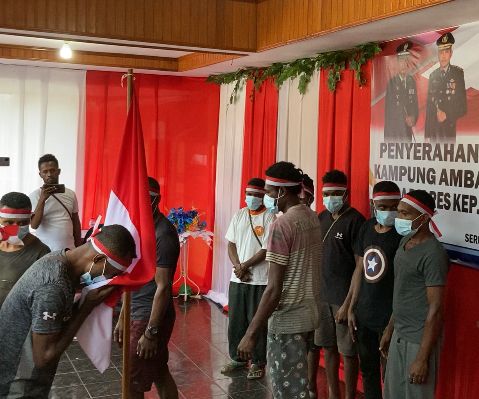 KKB Kampung Ambaidiru Serahkan Diri ke Pangkuan NKRI